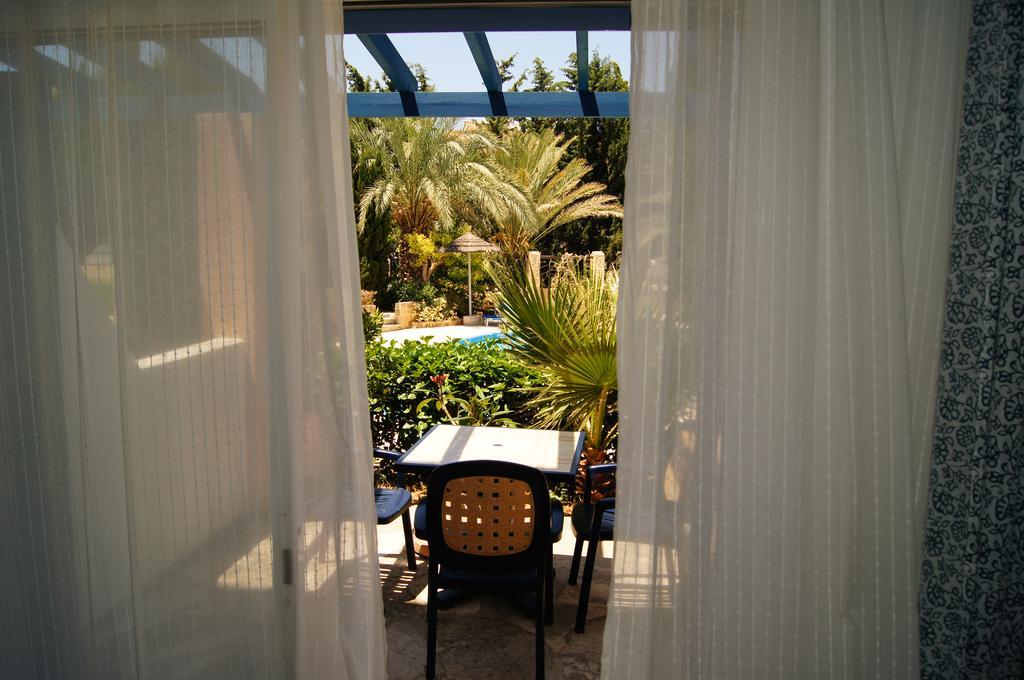 Regina Gardens Lovely Apartment Paphos Exterior foto
